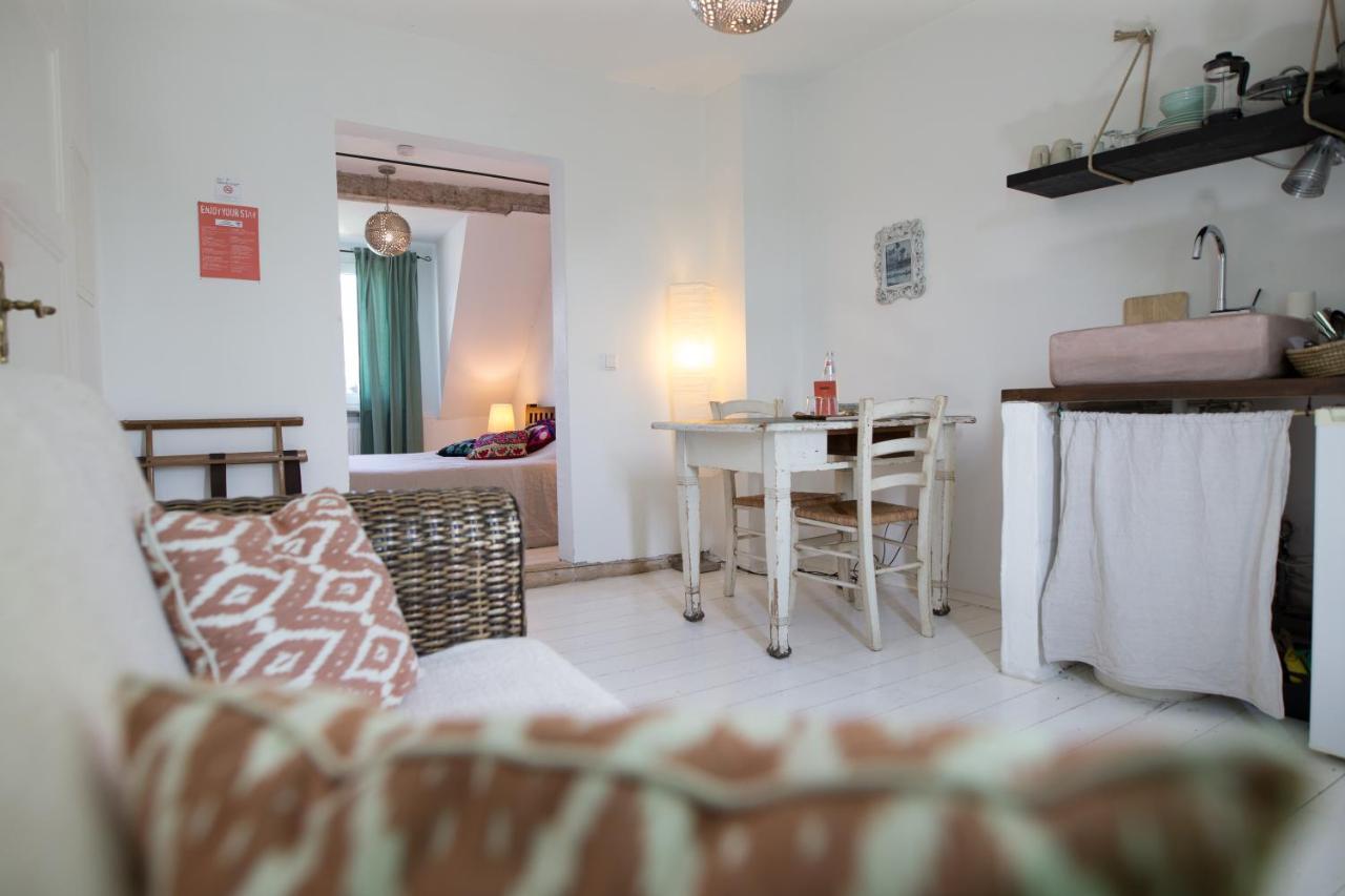 Schuhmacherei Guesthouse Йострих-Винкел Екстериор снимка